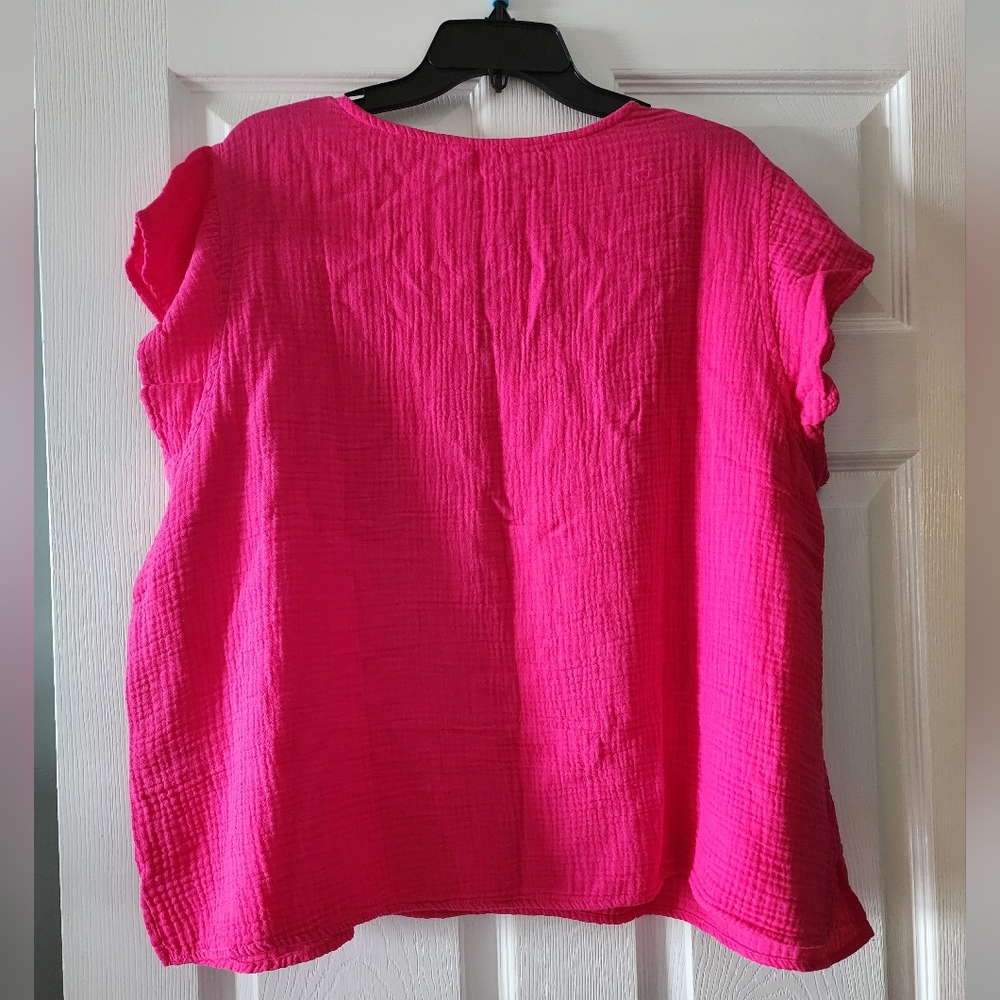 NWT Three Dots Fuchsia V-Neck Gauze Top - Picture 2 of 5